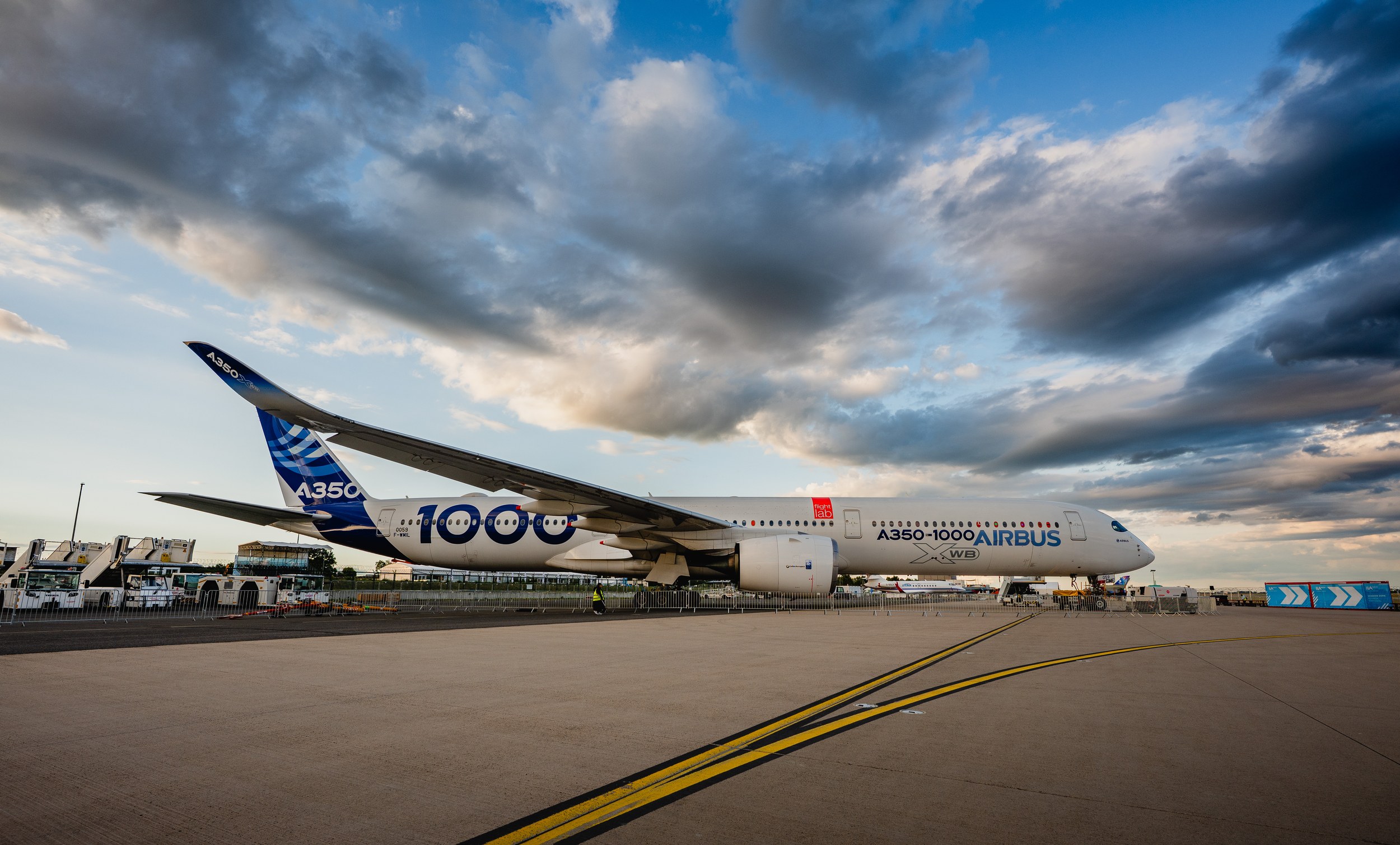 Airbus A350-1000 in the static display