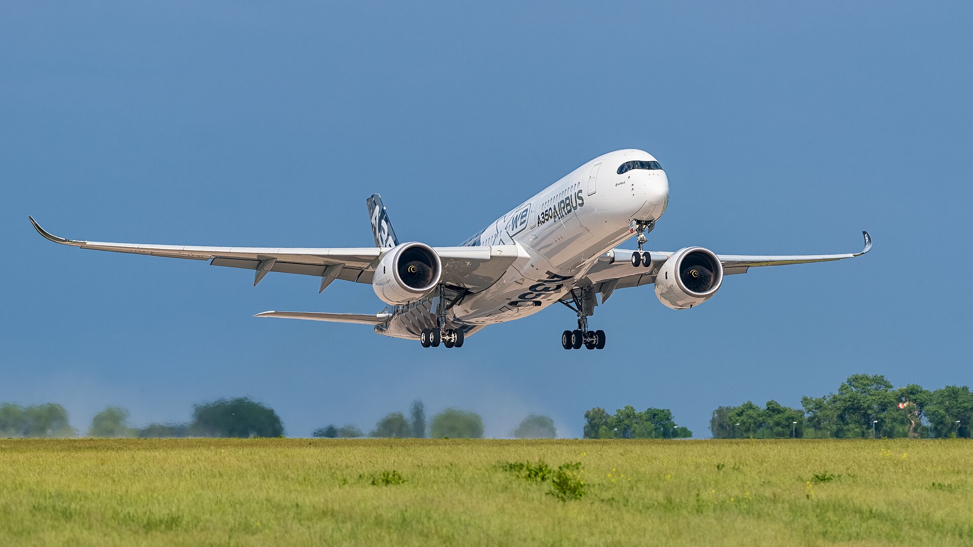 Airbus A350-1041