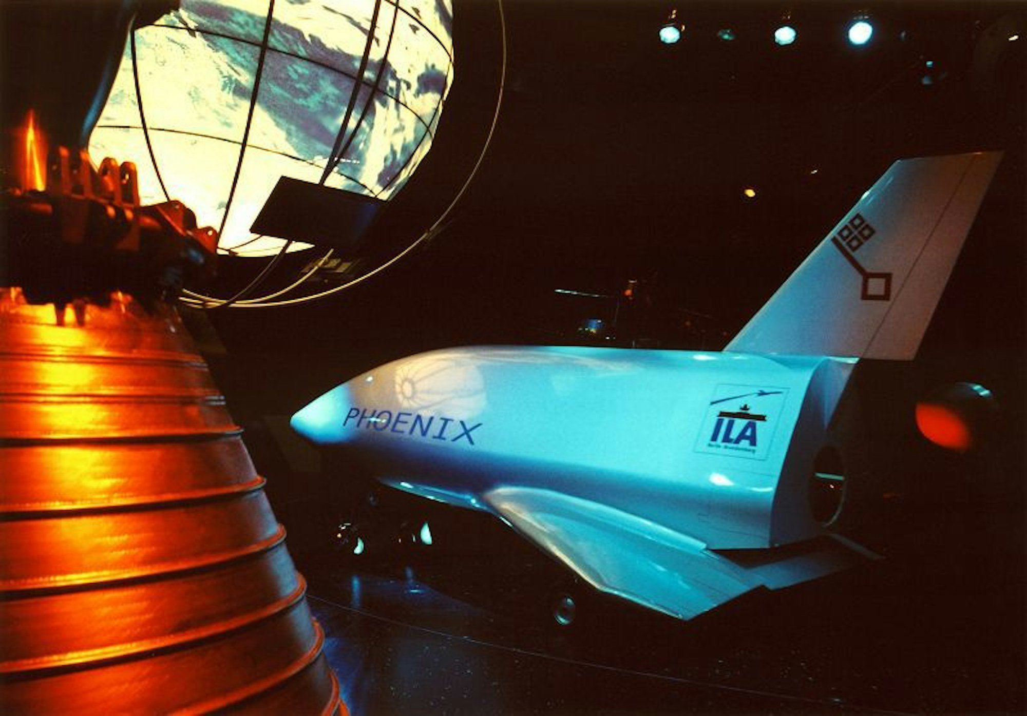 Historical photo of ILA 2002: Business is booming