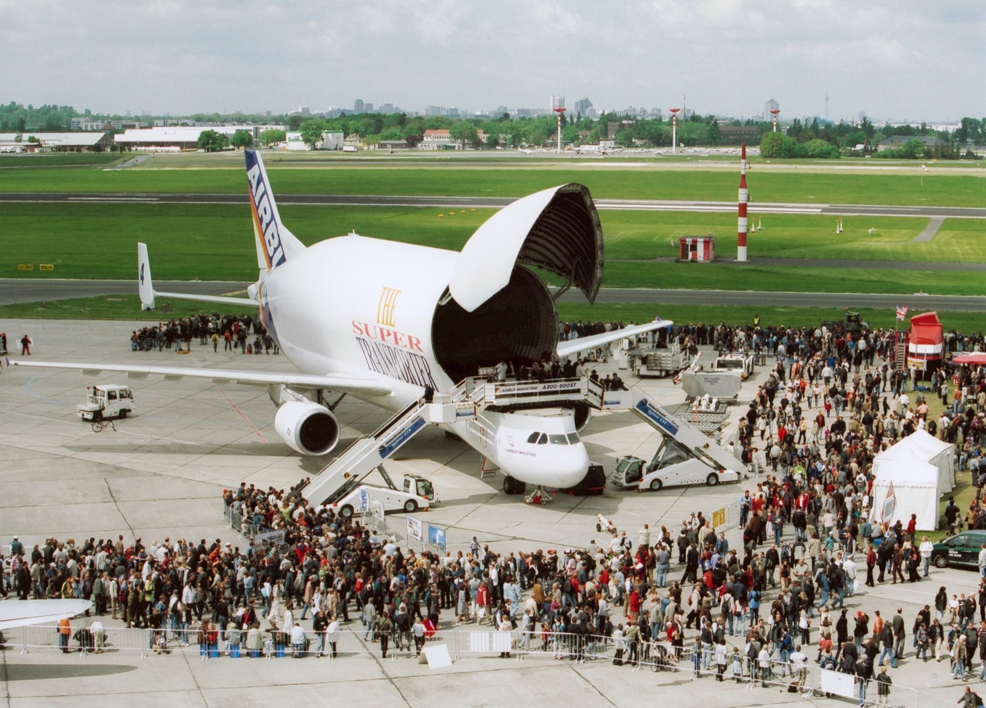 Historical photo of ILA 2004: NATO's eastward enlargement